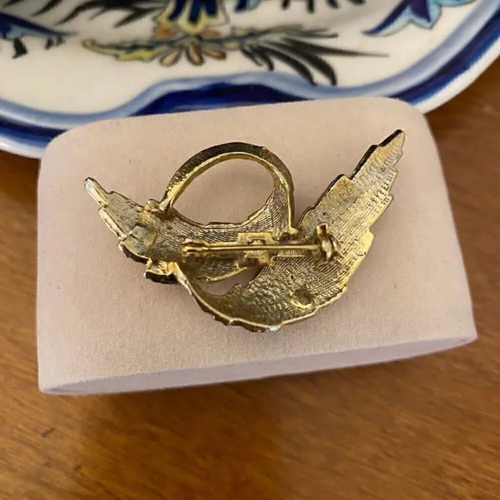 Vintage Gold Leaf Swirl Brooch Made in Taiwan